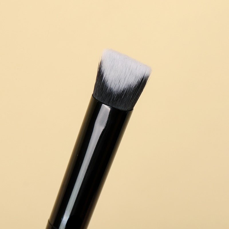 Professional Detail Concealer Brush: Ideal for Face Makeup Application - Image 3