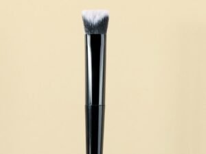 Professional Detail Concealer Brush: Ideal for Face Makeup Application
