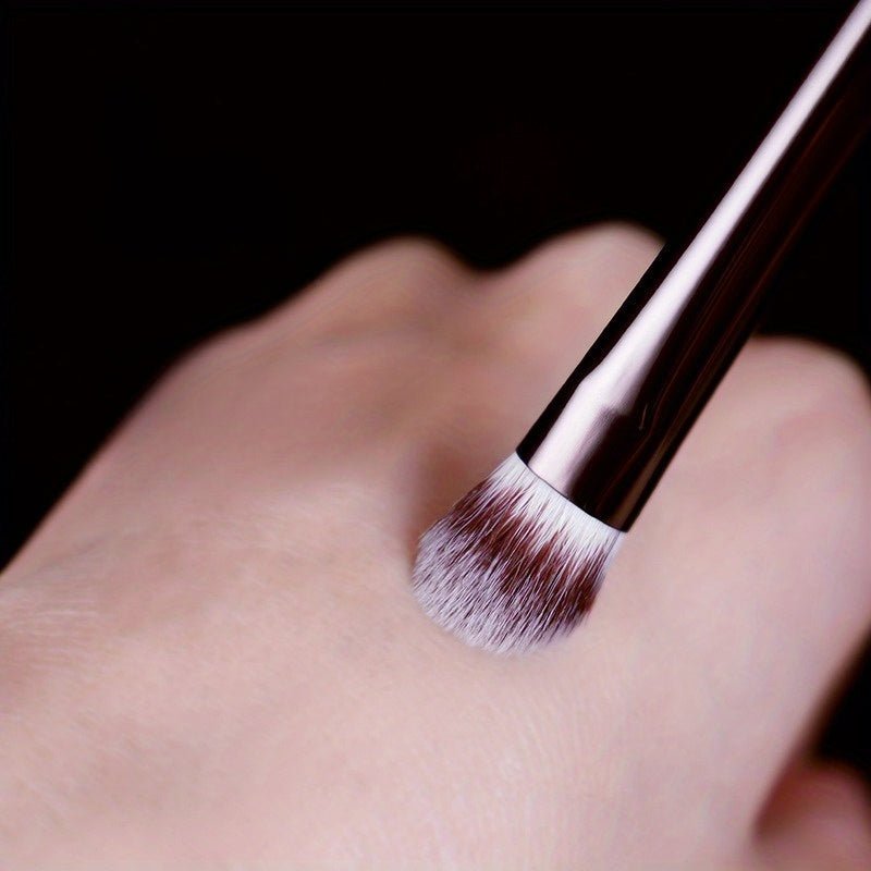 Precision Eyeshadow Brush - Soft Bristles, Metal Handle - Image 3