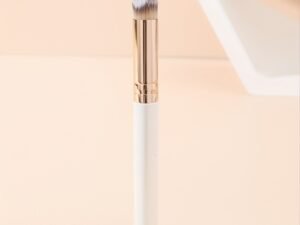 Precision Angled Concealer Brush