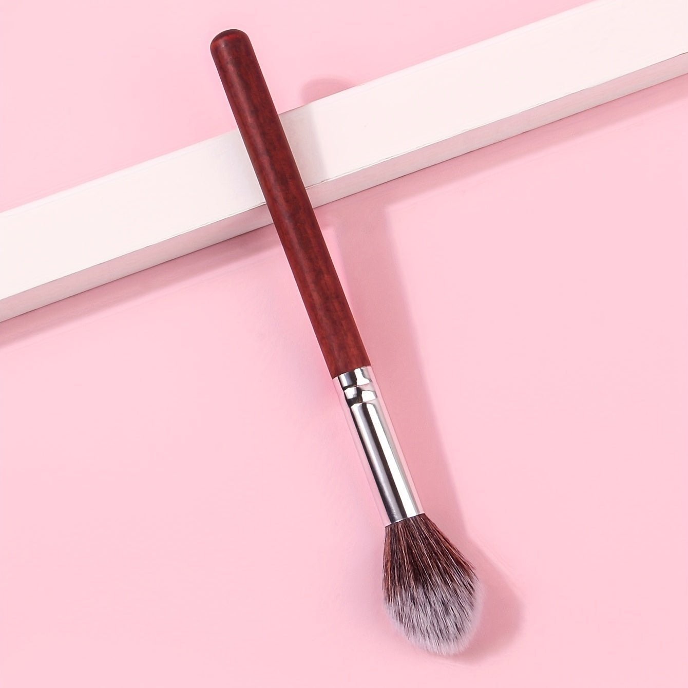 Premium Nylon Bristle Highlighter Brush — Soft Synthetic Fibers, High Powder Pick-Up, Natural Luminous Finish - Image 10