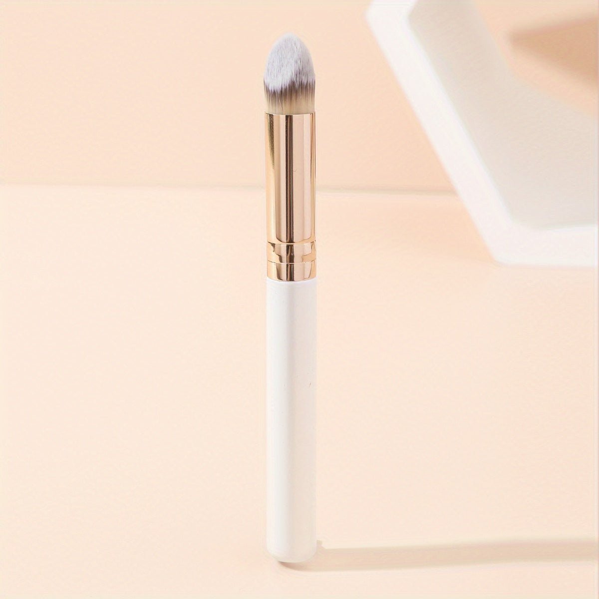 Precision Angled Concealer Brush - Image 6