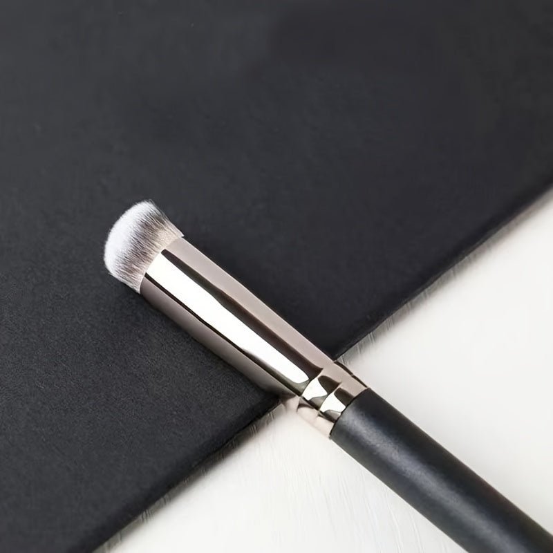 Flawless Concealer Series: Round Head Concealer Brush for a Natural, Seamless Finish - Image 5