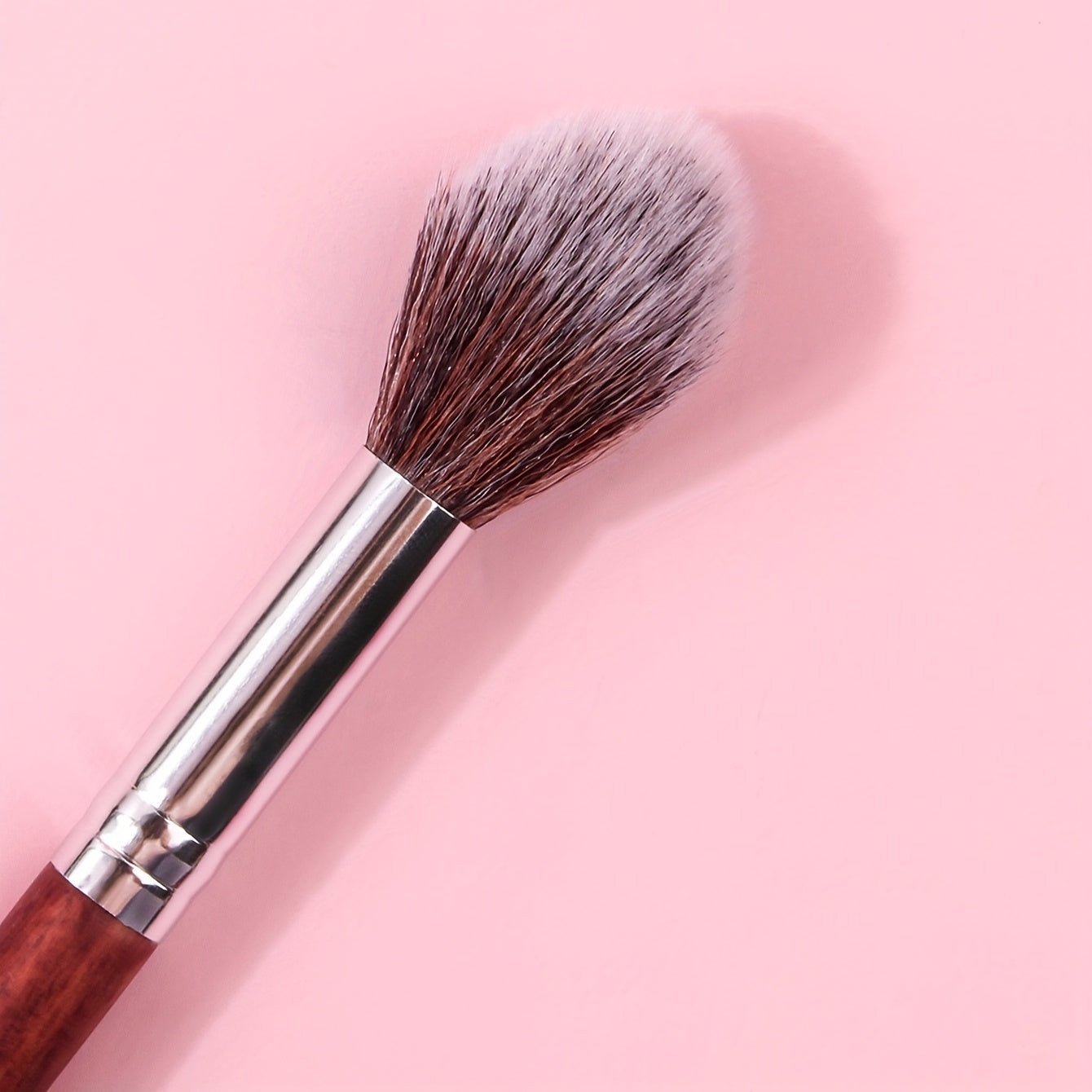 Premium Nylon Bristle Highlighter Brush — Soft Synthetic Fibers, High Powder Pick-Up, Natural Luminous Finish - Image 13